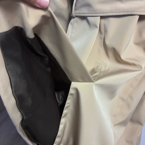 NWOT Calvin Klein Trench Coat 3/4 length. Double breasted with belt and lined. - Picture 8 of 11